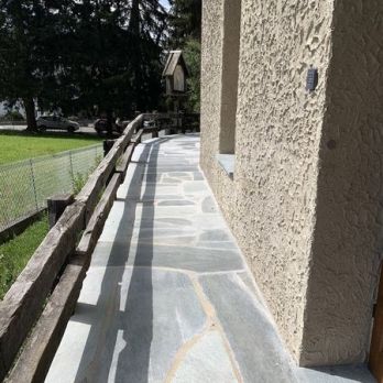 Ristrutturazione ad alta efficienza energetica eseguita con tecnologia a secco per un appartamento residenziale