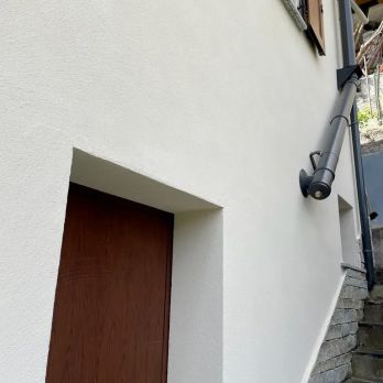 Intervento di ristrutturazione globale di fabbricato ad uso residenziale compreso rifacimento involucro e copertura