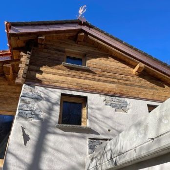 Fusione di Tradizione e Modernità: Restauro in Alta Valtellina