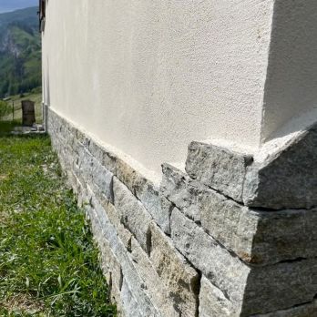 Intervento di ristrutturazione globale di fabbricato ad uso residenziale compreso rifacimento involucro e copertura