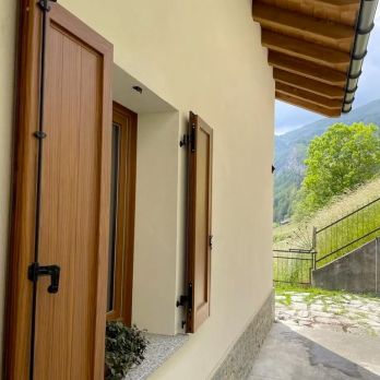 Intervento di ristrutturazione globale di fabbricato ad uso residenziale compreso rifacimento involucro e copertura