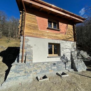 Fusione di Tradizione e Modernità: Restauro in Alta Valtellina