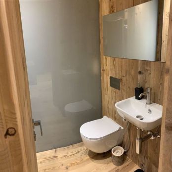 Ristrutturazione ad alta efficienza energetica eseguita con tecnologia a secco per un appartamento residenziale