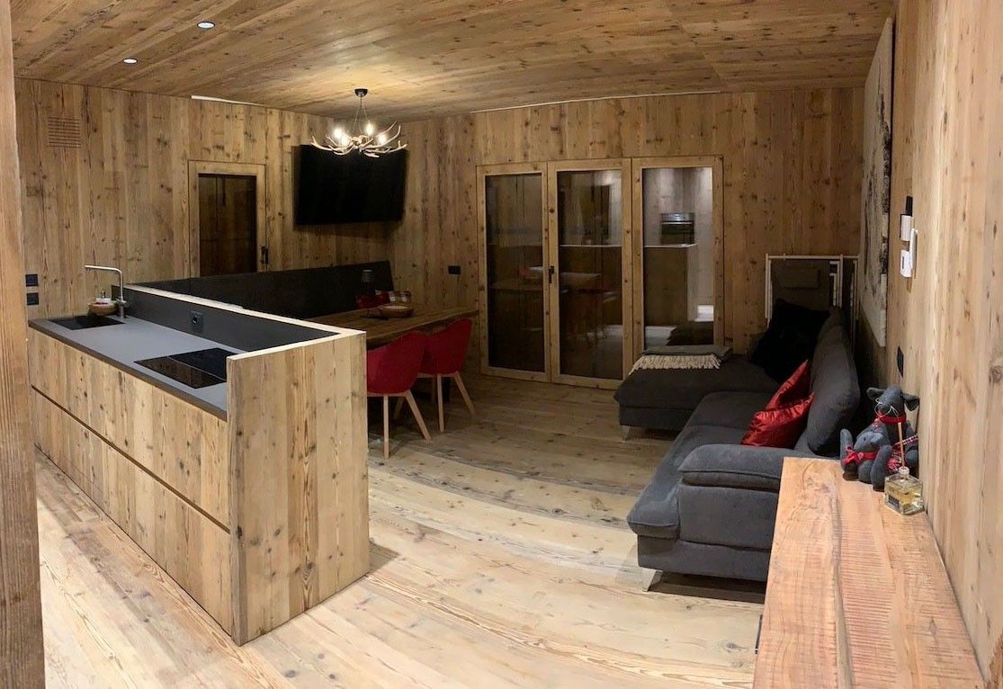 Ristrutturazione ad alta efficienza energetica eseguita con tecnologia a secco per un appartamento residenziale